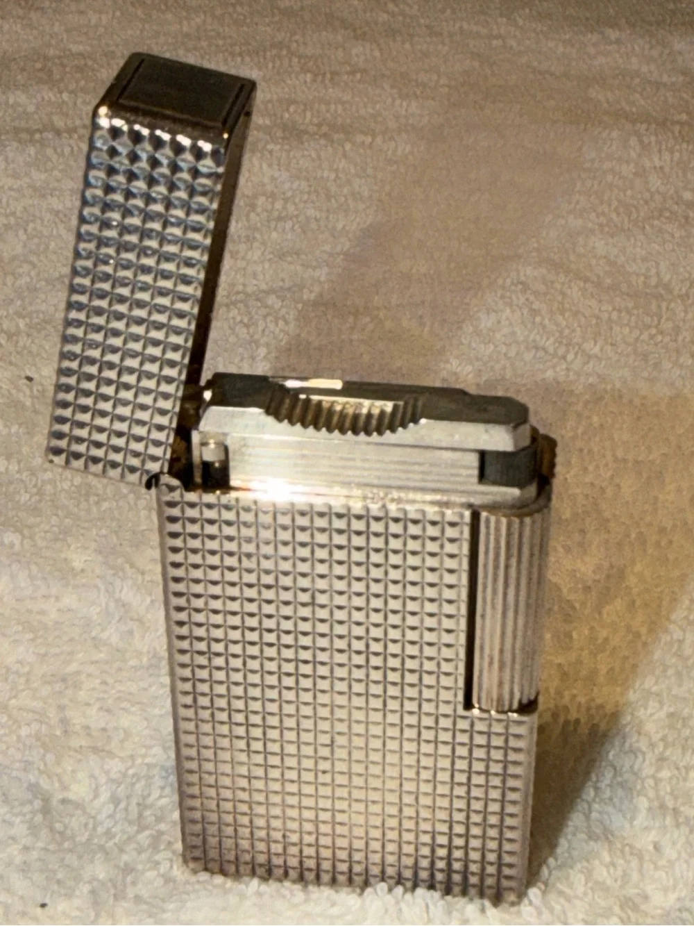 Silver Textured Men’s Lighter